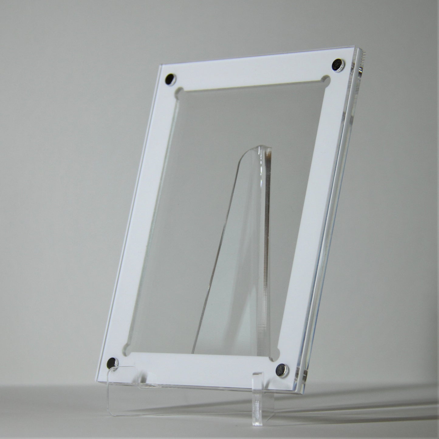 Protection/Cadre en acrylique (blanc) avec aimants pour 1 carte à collectionner standard - Protection anti UV